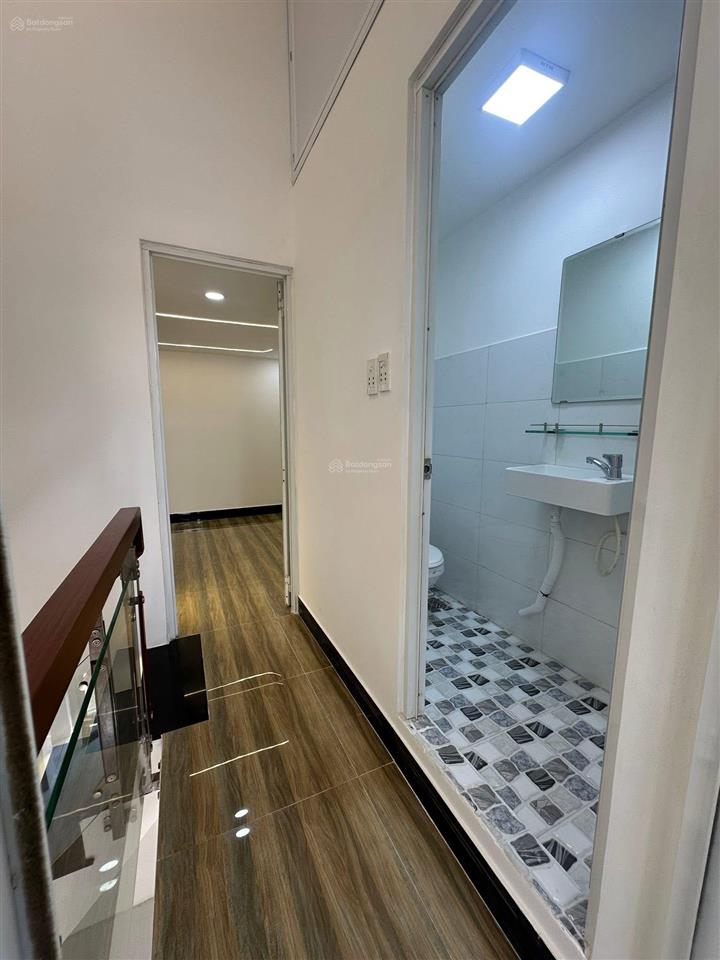 Bán gấp nr 80m2, giá 900 triệu, tại phan đình giót, tân bình, dĩ an