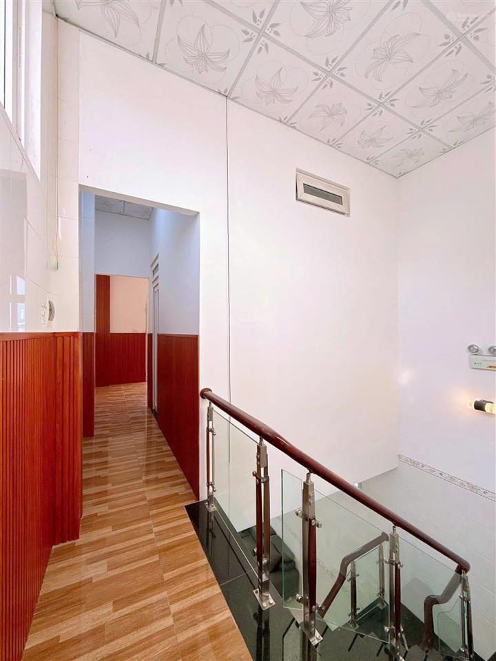 Bán nhà riêng tại d5, hòa phú, thủ dầu một, 920 triệu, 90m2 giá ưu đãi