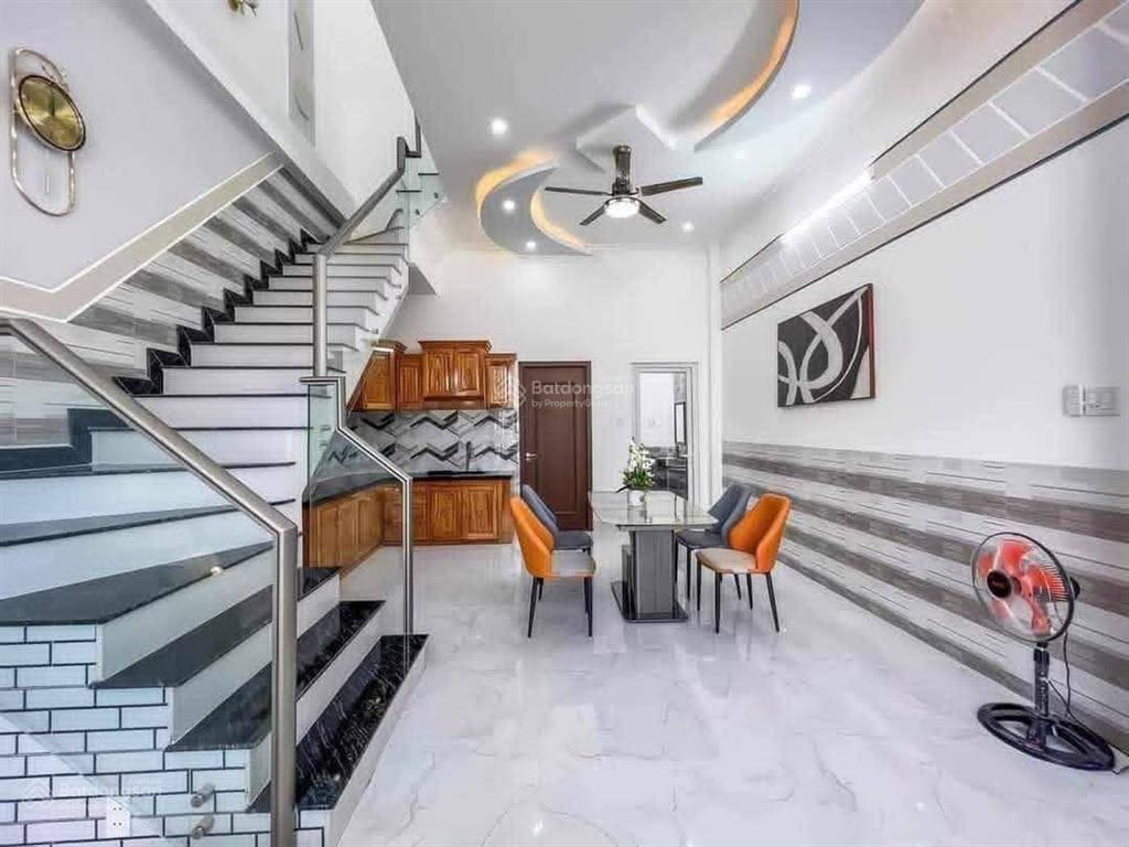 Chỉnh chủ gửi bán nhà tạ quang bửu 60m2  tặng full nội thất và bao phí sang tên
