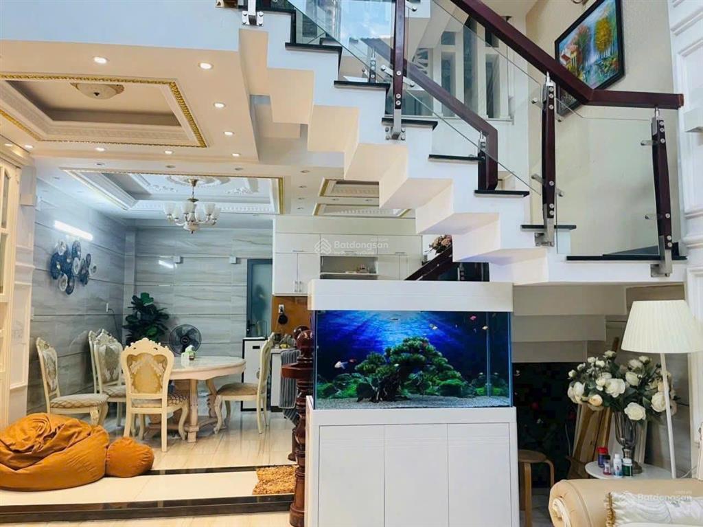 Bán gấp nhà riêng huỳnh văn bánh, quận phú nhuận, 61m2, nhà sổ hồng riêng bao check