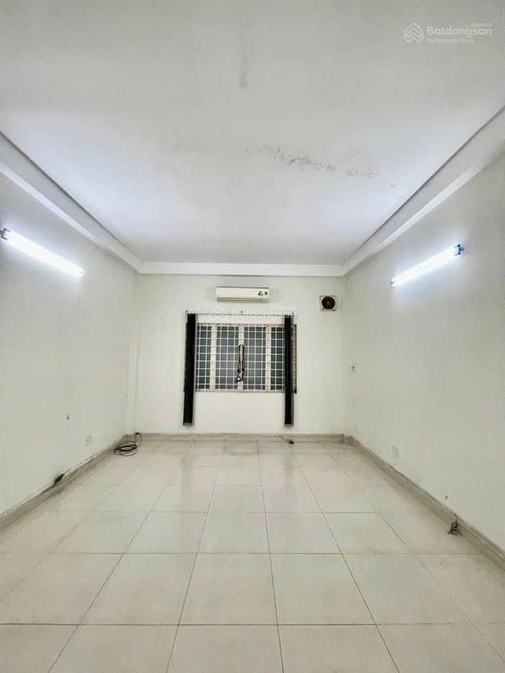 Chủ gửi bán nhà riêng lạc long quân 50m2  sổ sách vương vứt  bao sang tên cho kh mua nhanh