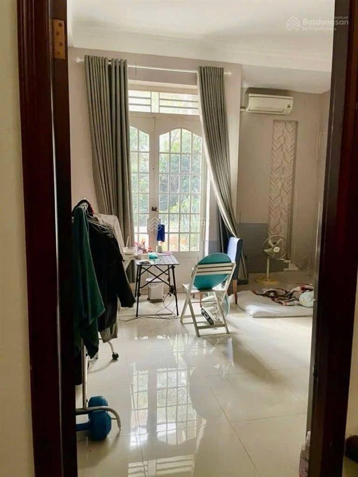Chủ gửi bán nhà riêng lạc long quân 50m2  sổ sách vương vứt  bao sang tên cho kh mua nhanh