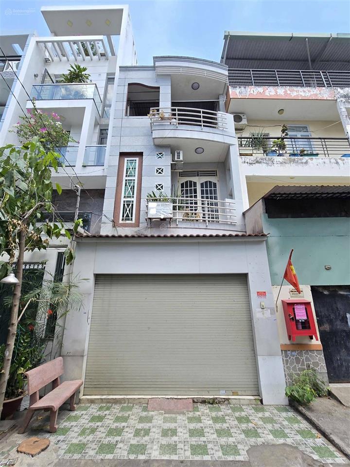 Chủ gửi bán nhà riêng lạc long quân 50m2  sổ sách vương vứt  bao sang tên cho kh mua nhanh