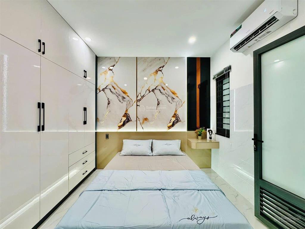 Siêu phẩm shr lê văn sỹ q3  nhà đẹp mới sơn sửa  bao sang tên công chứng giá chỉ 3ty4