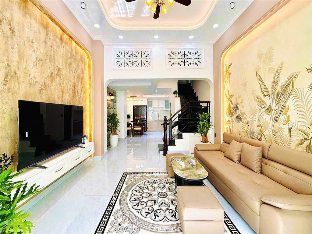 Bán nhà sát chợ bàn cờ ngay nguyễn đình chiều  nhà đẹp shr bao phí sang tên công chứng