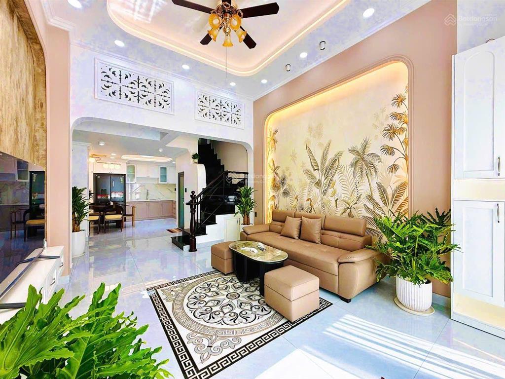 Bán nhà sát chợ bàn cờ ngay nguyễn đình chiều  nhà đẹp shr bao phí sang tên công chứng