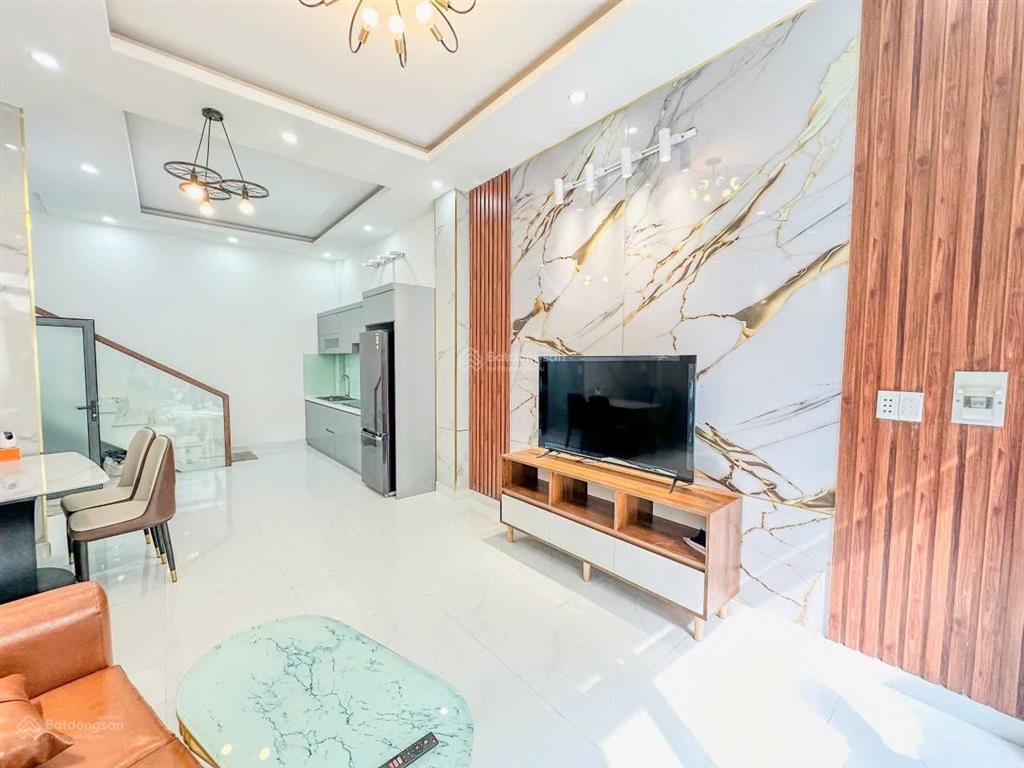 Chính chủ gửi nhà shr tại đường tôn đản  nhà đẹp kiên cố  chủ thiện chỉ bán 3t2  tặng full nthat