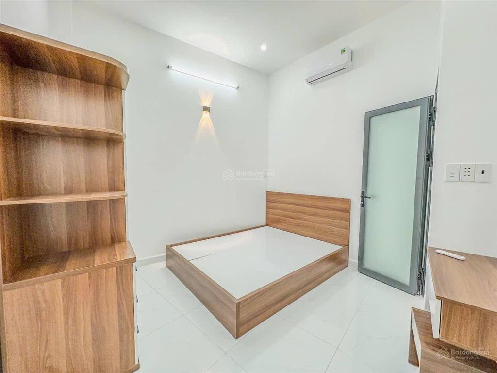Chính chủ gửi nhà shr tại đường tôn đản  nhà đẹp kiên cố  chủ thiện chỉ bán 3t2  tặng full nthat