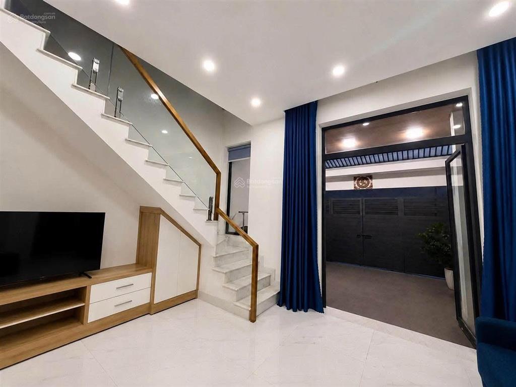 Nhà đẹp khu giá chỉ 2 tỷ 3 sở hữu ngay nhà sổ riêng bao sang tên công chứng tặng full nội thất