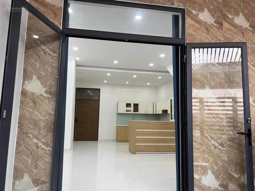Nhà đẹp khu giá chỉ 2 tỷ 3 sở hữu ngay nhà sổ riêng bao sang tên công chứng tặng full nội thất