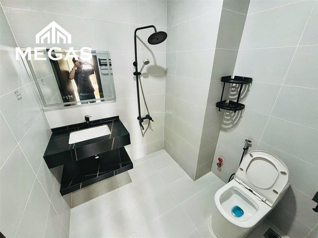 Căn hộ studio 20m2 có ban công ở vạn phúc, sẵn nội thất, free xe đạp, thang máy, hầm xe. giá 6,8 tr
