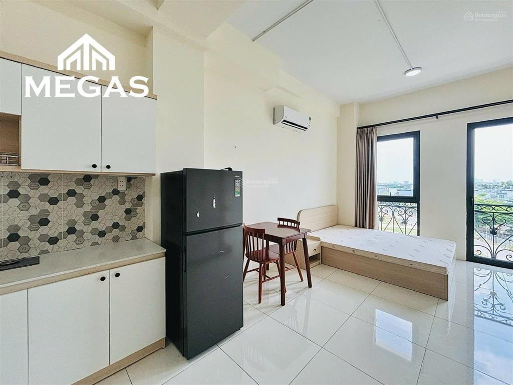 Căn hộ studio 20m2 có ban công ở vạn phúc, sẵn nội thất, free xe đạp, thang máy, hầm xe. giá 6,8 tr