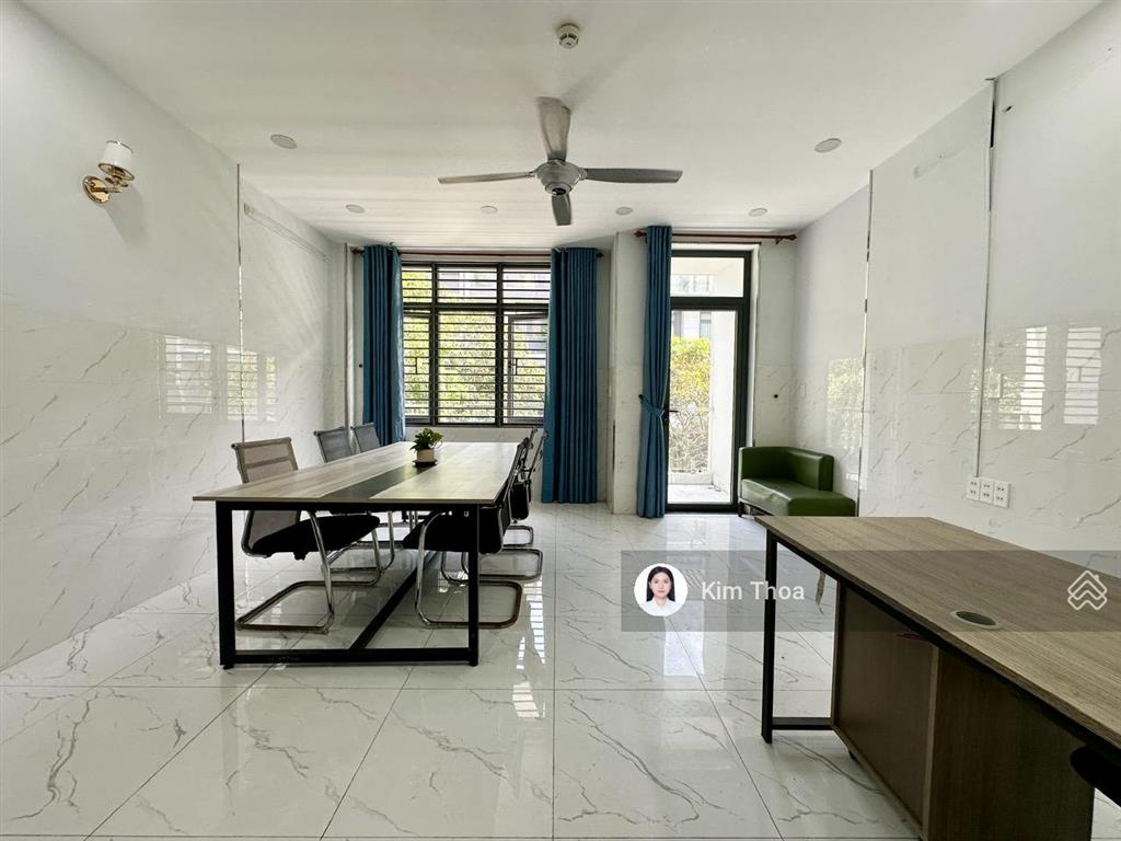 Văn phòng vạn phúc 25m2 có ban công, sẵn nội thất, có t. máy máy lạnh, hầm xe, wc riêng. giá 7,5 tr