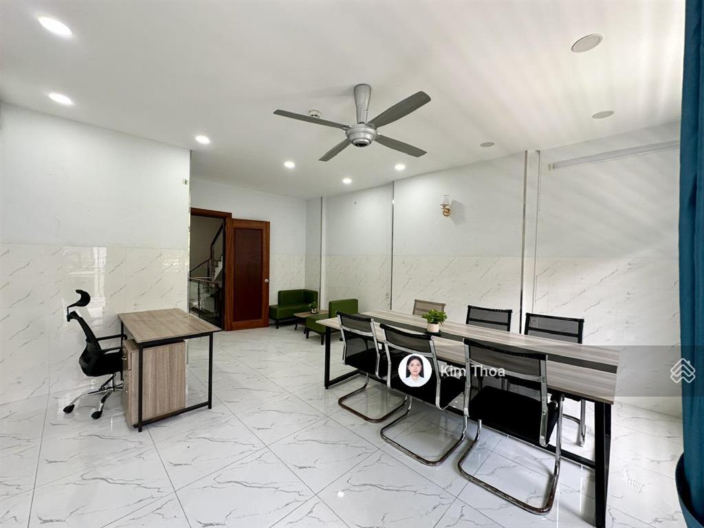 Văn phòng vạn phúc 25m2 có ban công, sẵn nội thất, có t. máy máy lạnh, hầm xe, wc riêng. giá 7,5 tr