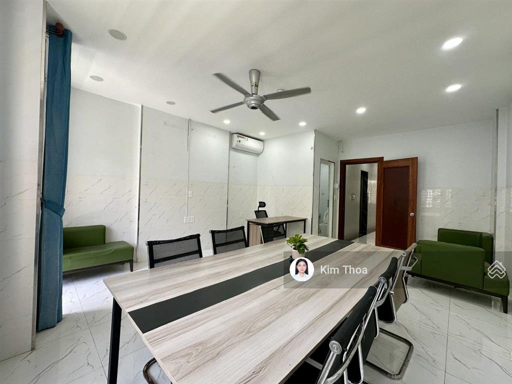 Văn phòng vạn phúc 25m2 có ban công, sẵn nội thất, có t. máy máy lạnh, hầm xe, wc riêng. giá 7,5 tr