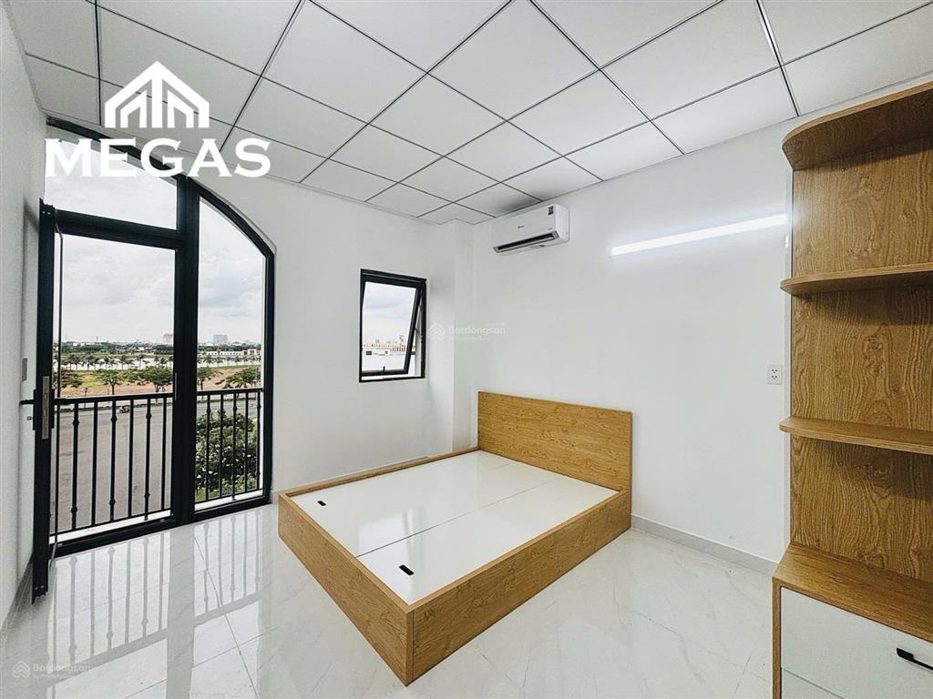 Căn hộ 1pn1wc 30m2, tách bếp có ban công, sẵn nội thất, thang máy, hầm xe tại vạn phúc. giá 7 tr