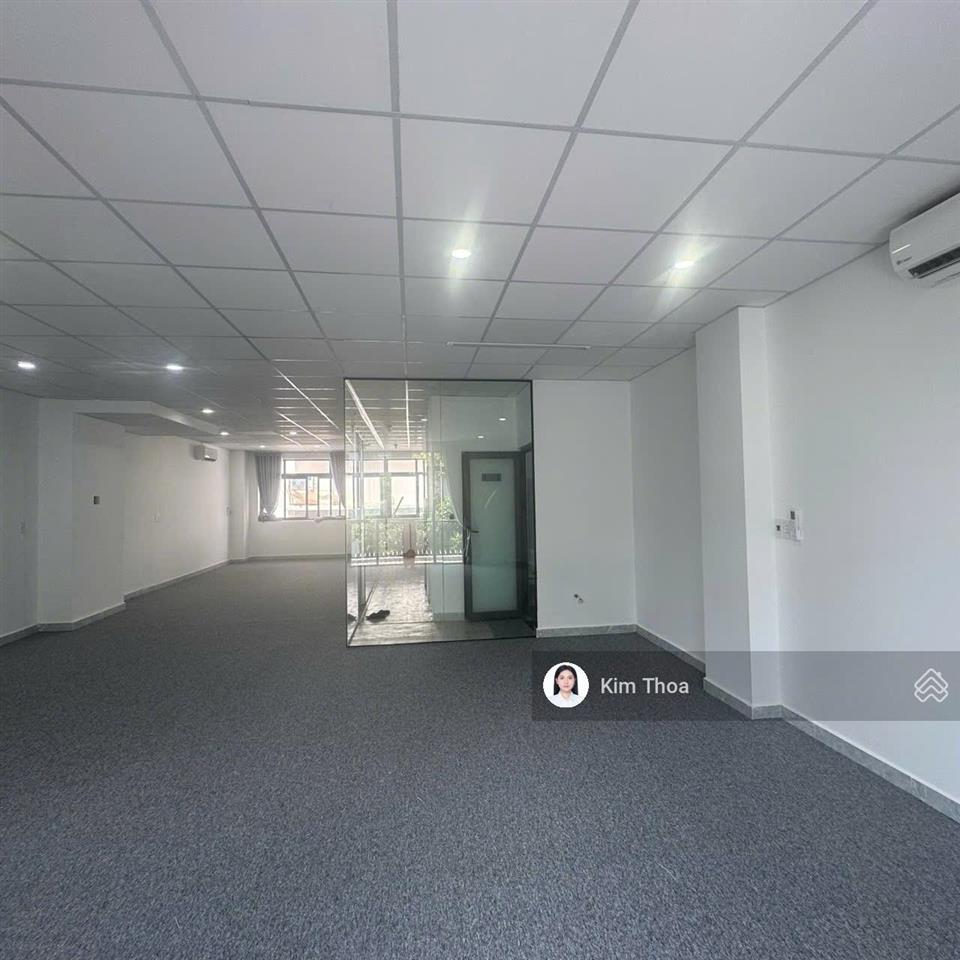Văn phòng 80m2 sàn trống ở vạn phúc, lối đi riêng, có thang máy máy lạnh, hầm xe. giá tốt chỉ 14 tr