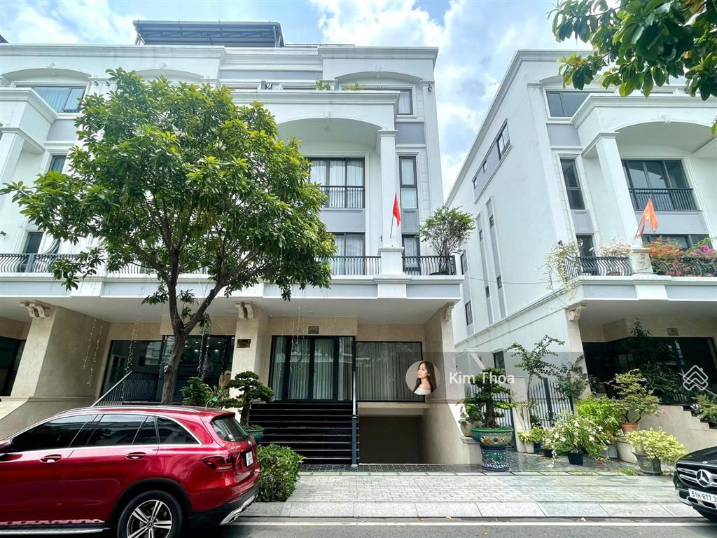 Căn hộ studio cao cấp 20m2 ở vạn phúc sẵn nội thất đẹp wc riêng, có thang máy hầm xe. giá chỉ 6,5tr