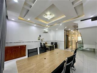 Tầng trệt 5x22m (~60m2) ngăn sẵn 2 phòng ở vạn phúc, sẵn nội thất, có máy lạnh hầm xe. giá 12,5 tr