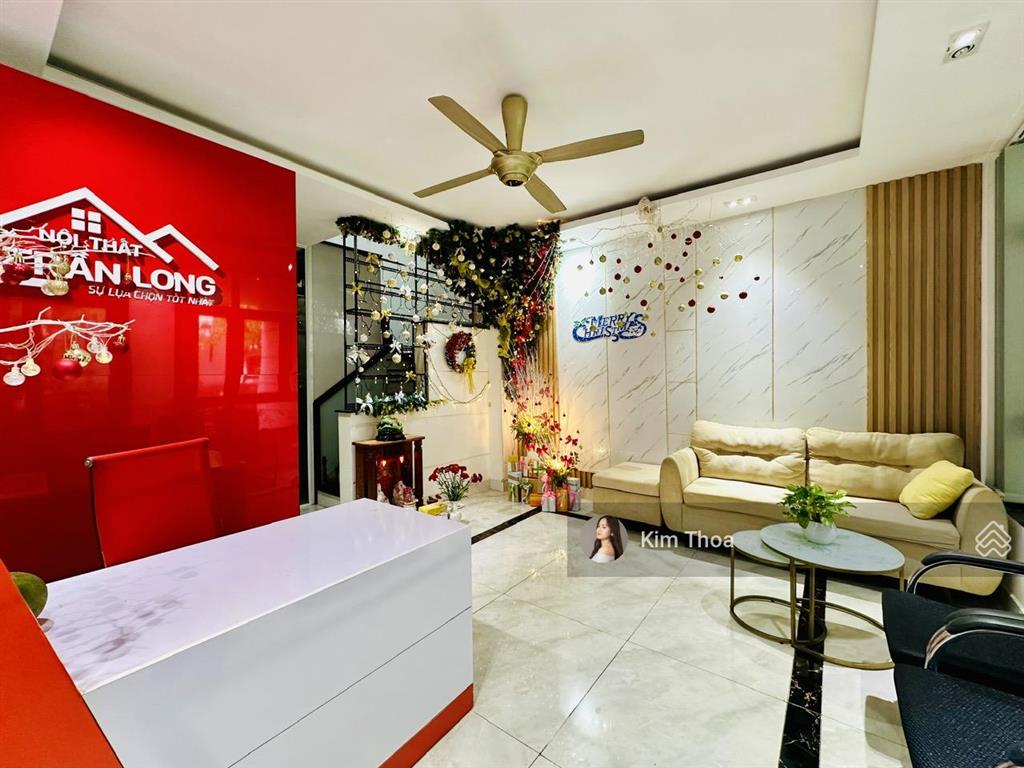 Văn phòng 20m2 vạn phúc sẵn nội thất, máy lạnh, hầm xe. giá rẻ chỉ 6 tr (bao điện nước, internet)