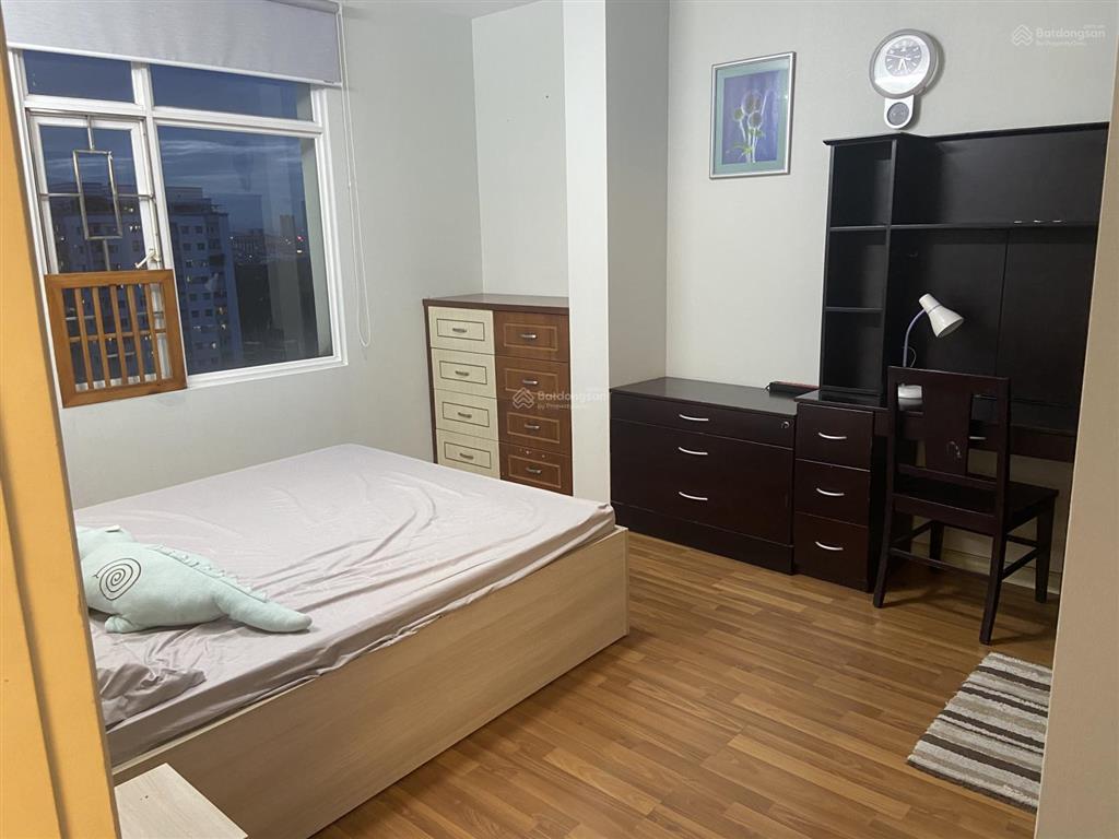 Cần bán căn hộ hoàng tháp 3 phòng ngủ