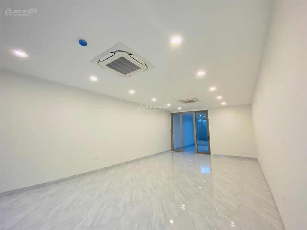 Cho thuê mặt bằng trệt khu dân cư him lam, quận 7 5x20m, có thang máy, . 20 triệu