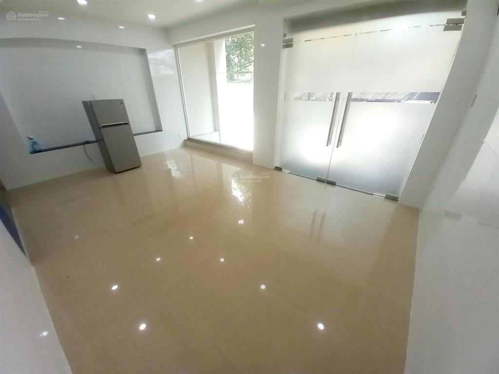 Cho thuê mặt bằng văn phòng khu trung sơn 35m2, nội thất cơ bản, lối đi riêng. 8 triệu/tháng