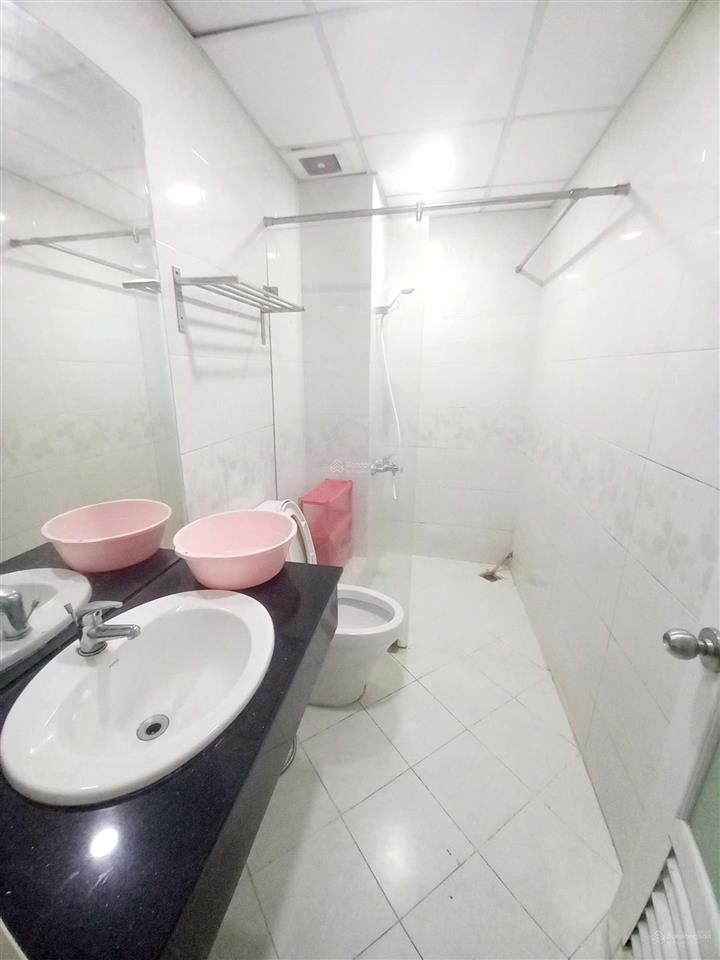 Cho thuê mặt bằng văn phòng khu trung sơn 35m2, nội thất cơ bản, lối đi riêng. 8 triệu/tháng