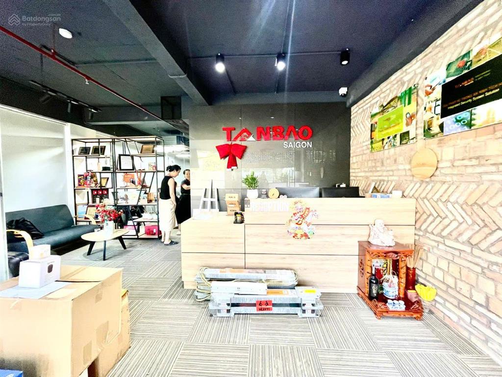 Cho thuê văn phòng tầng trệt khu trung sơn 6x20m, có hầm để xe, nội thất vp. 23 triệu/tháng