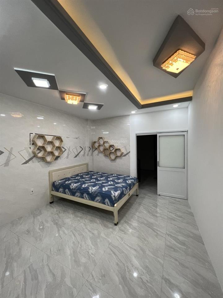 Cho phòng giá rẻ khu trung sơn 20m2, nội thất đầy đủ, không chung chủ. 4 triệu/tháng