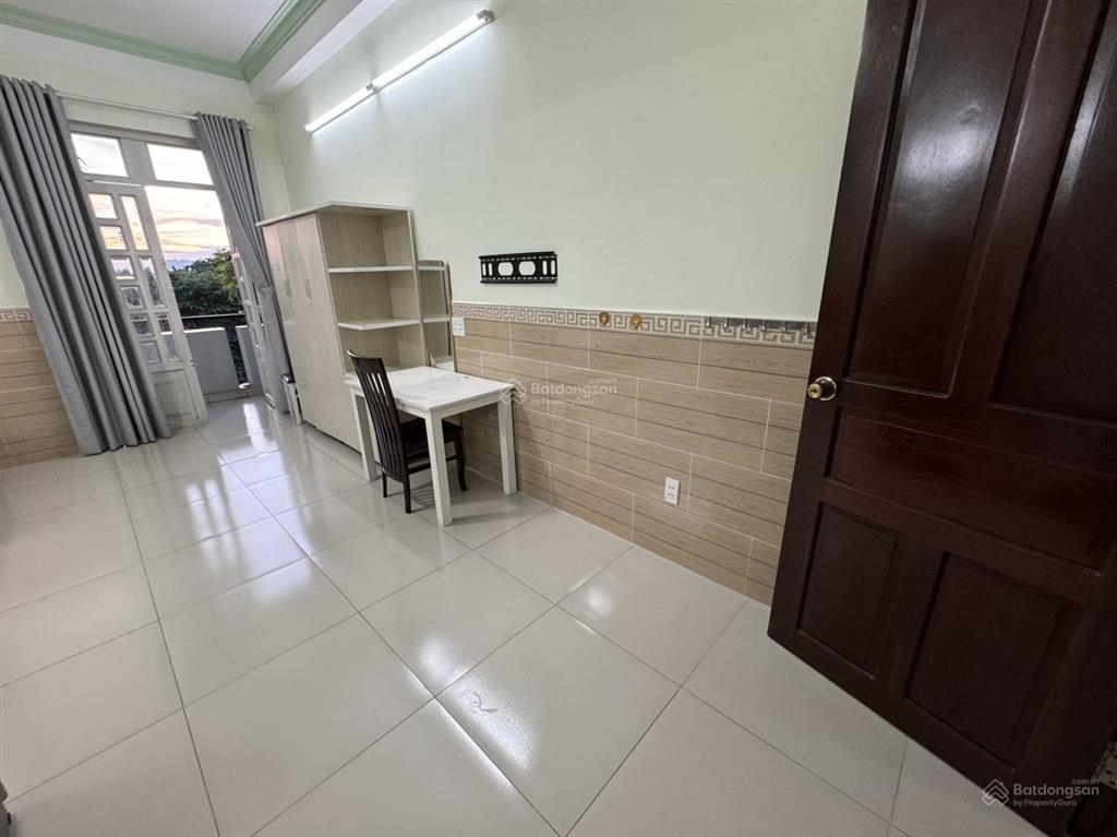 Cho thuê phòng trọ mới khu trung sơn 40m2, ban công, nội thất đầy đủ. 6 triệu/tháng