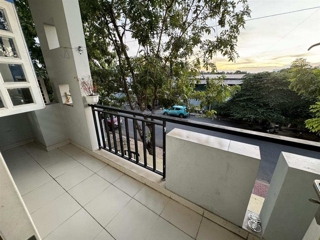 Cho thuê phòng trọ mới khu trung sơn 40m2, ban công, nội thất đầy đủ. 6 triệu/tháng
