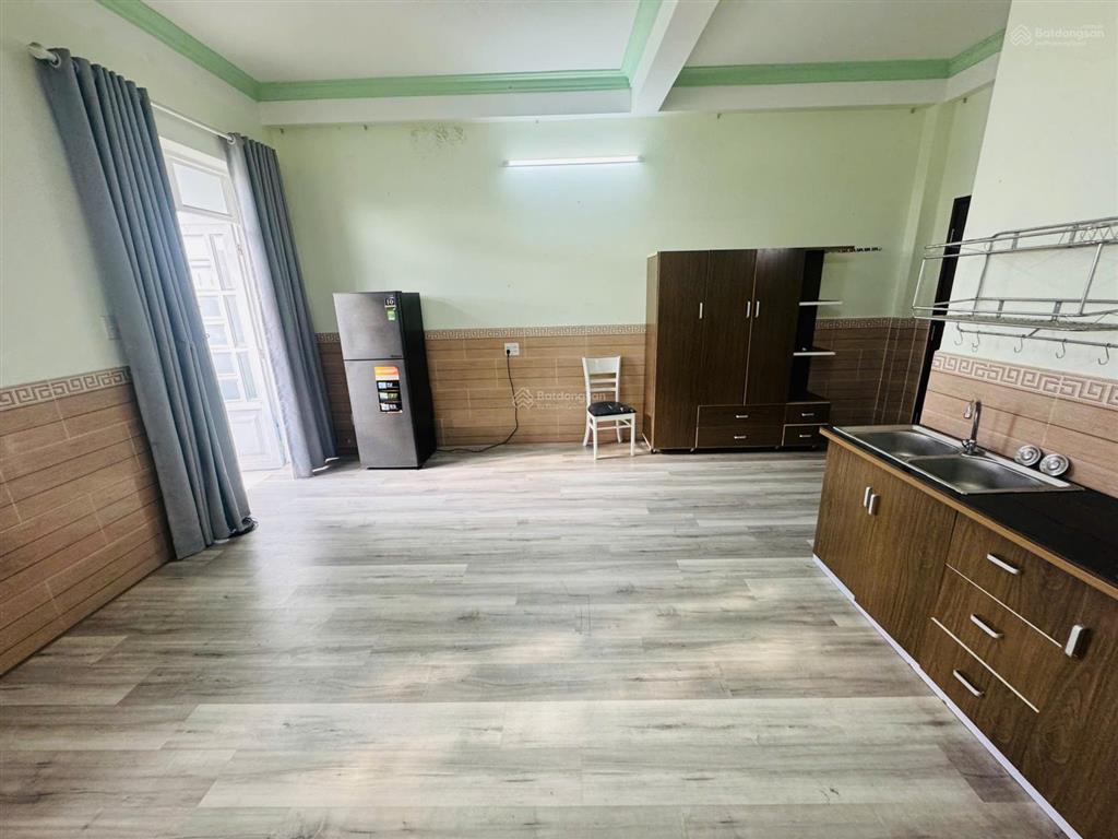 Cho thuê căn hộ dịch vụ khu trung sơn 40m2, có ban công, thang máy, full nội thất. 6 triệu/tháng