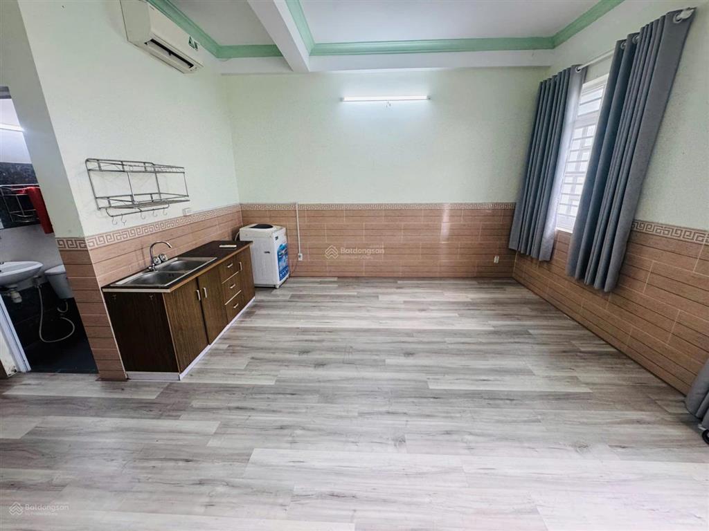 Cho thuê căn hộ dịch vụ khu trung sơn 40m2, có ban công, thang máy, full nội thất. 6 triệu/tháng