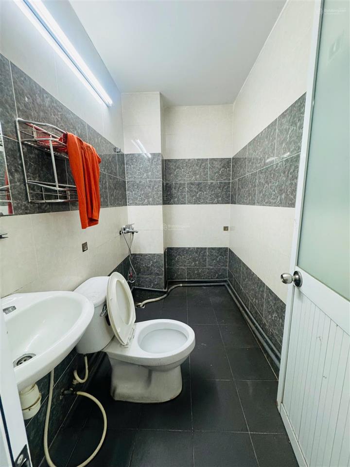 Cho thuê căn hộ dịch vụ khu trung sơn 40m2, có ban công, thang máy, full nội thất. 6 triệu/tháng