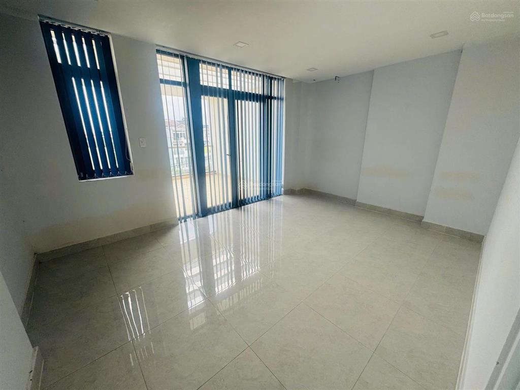 Nhà cho thuê đường phạm hùng (kdc đại phúc) 5x20m, hầm, 2l,st, nhà mới. 25 triệu/tháng