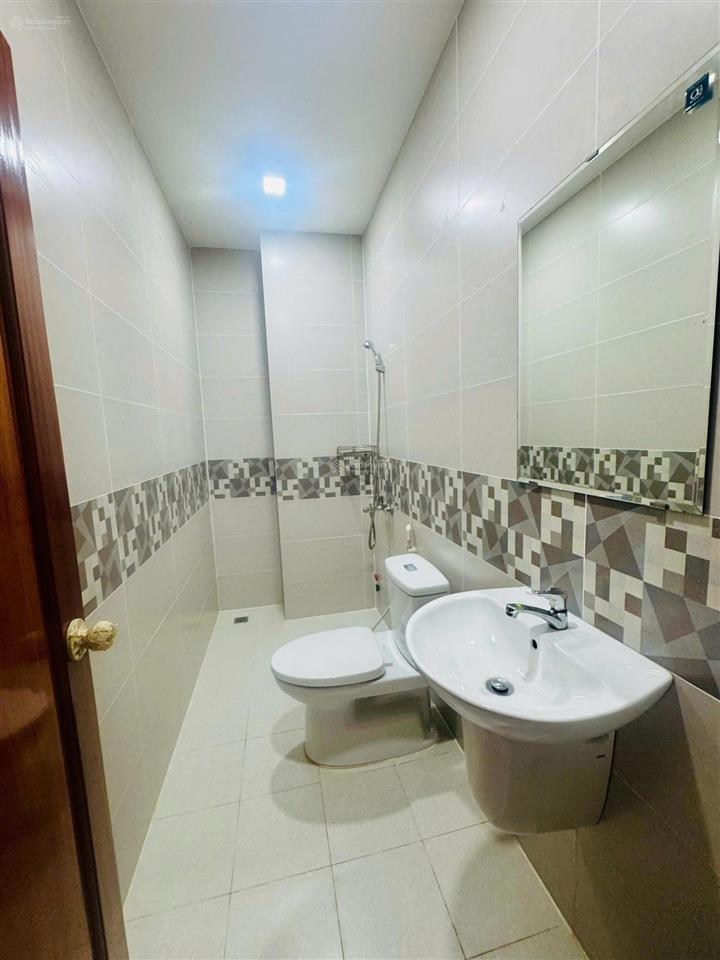 Nhà cho thuê đường phạm hùng (kdc đại phúc) 5x20m, hầm, 2l,st, nhà mới. 25 triệu/tháng