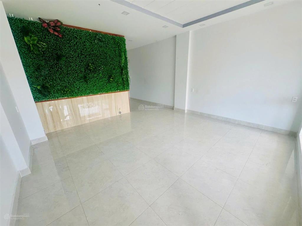 Nhà cho thuê đường phạm hùng (kdc đại phúc) 5x20m, hầm, 2l,st, nhà mới. 25 triệu/tháng