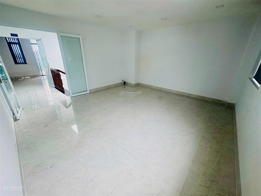 Nhà cho thuê đường phạm hùng (kdc đại phúc) 5x20m, hầm, 2l,st, nhà mới. 25 triệu/tháng