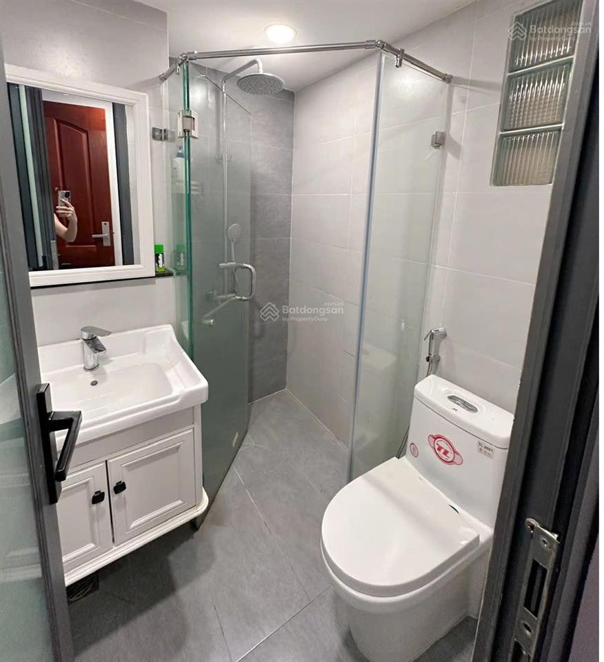 Căn hộ cửa sổ trời full nội thất gần cầu ông lãnh  đại hoic luật quận 4