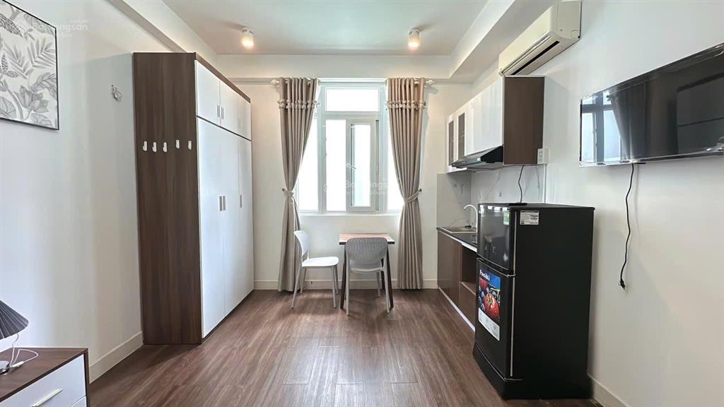 Căn hộ quận 1  cửa sổ thoáng full nội thất gần nhà thờ tân định, công viên lê văn tám quận 1