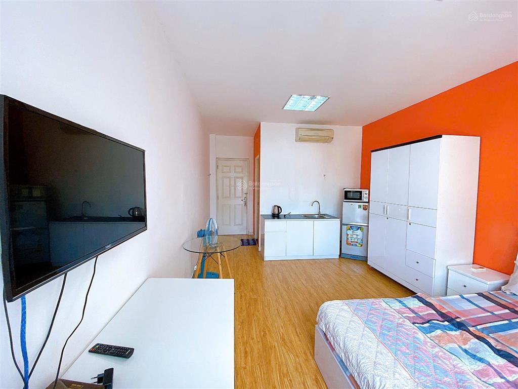Cho thuê căn hộ quận 1  cửa sổ trời full nội thất gần nhà thờ tân định, công viên lê văn tám q1