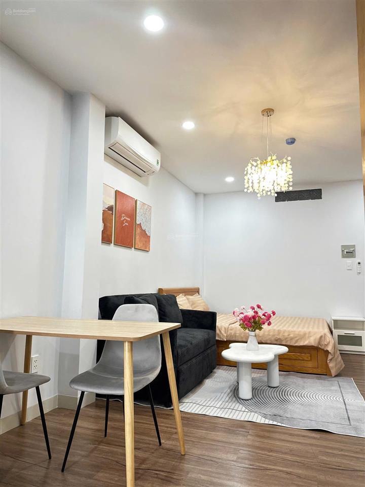 Căn hộ quận 3  cửa sổ ánh sáng full nội thất gần cầu lê văn sỹ, bờ kè hoàng sa  trường sa