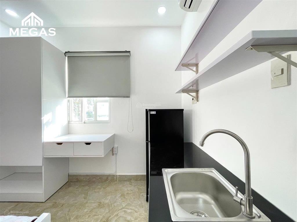 Căn hộ quận 1  full nội thất, cửa sổ ánh sáng, gần chợ bến thành, phố đi bộ