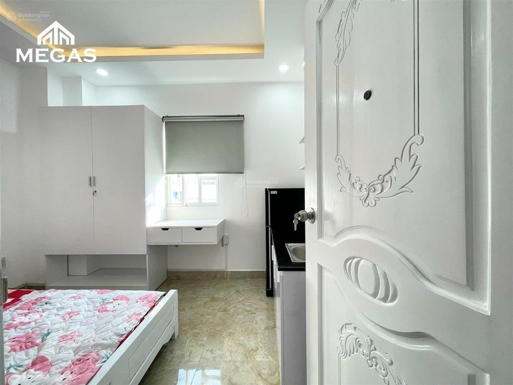 Căn hộ quận 1  full nội thất, cửa sổ ánh sáng, gần chợ bến thành, phố đi bộ
