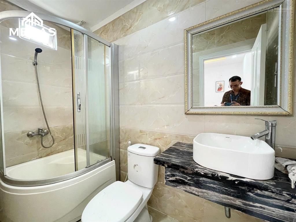 Căn hộ quận 1  full nội thất, cửa sổ ánh sáng, gần chợ bến thành, phố đi bộ