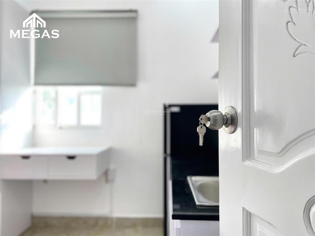 Căn hộ quận 1  full nội thất, cửa sổ ánh sáng, gần chợ bến thành, phố đi bộ