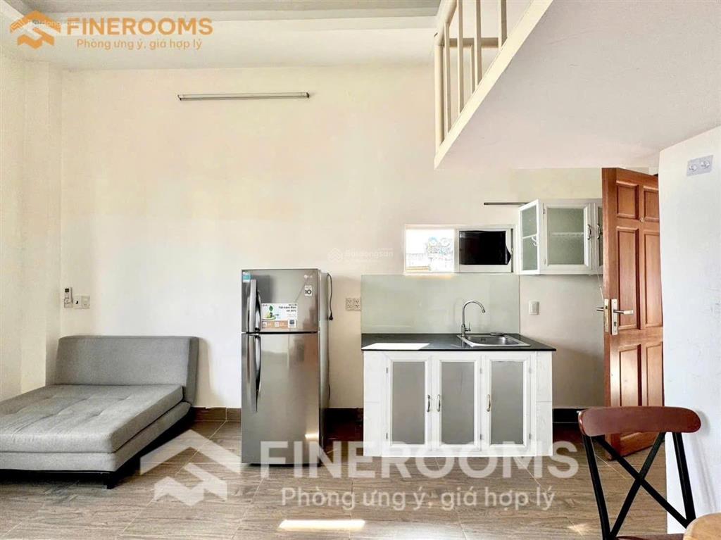 Căn hộ có gác ban công 40m2 máy giặt riêng gần chợ hoàng hoa thám, etown cộng hòa quận tân bình