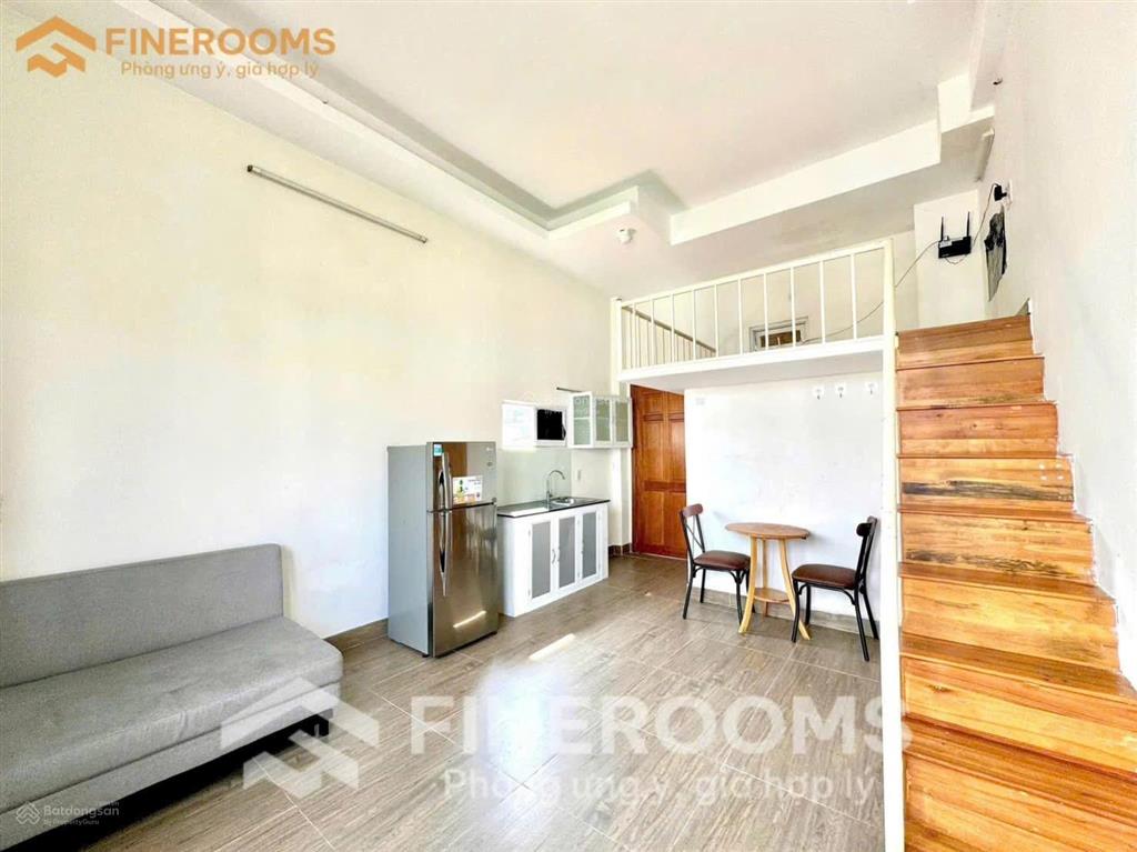 Căn hộ có gác ban công 40m2 máy giặt riêng gần chợ hoàng hoa thám, etown cộng hòa quận tân bình