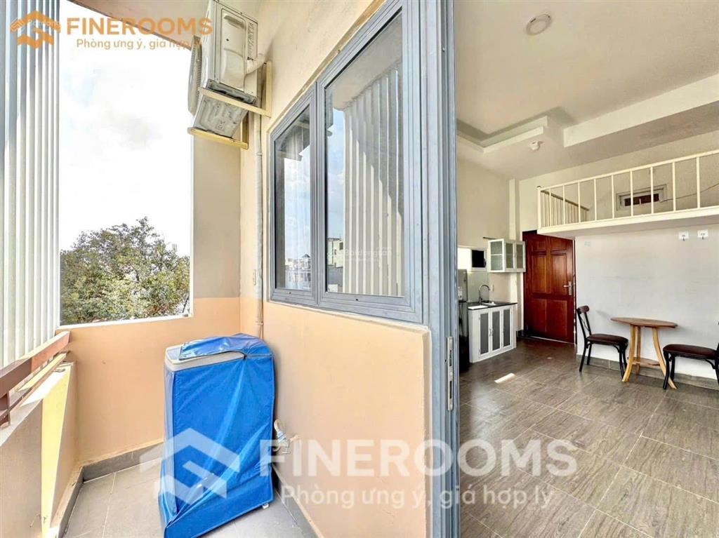 Căn hộ có gác ban công 40m2 máy giặt riêng gần chợ hoàng hoa thám, etown cộng hòa quận tân bình